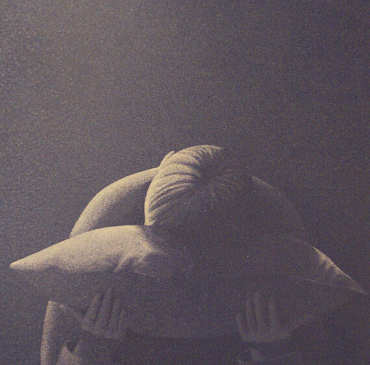 Non basta un cuscino, 2004, tecnica mista su carta, cm 40x40