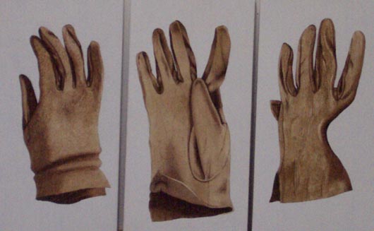 Guanti, 1996, tecnica mista su carta, cm 10x20 cad.