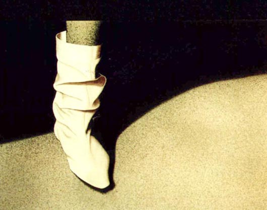Lo stivale bianco, 2001, tecnica mista su carta, cm 36x51